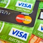 Чем кредитные карты отличаются от дебетовых и как ими пользоваться
