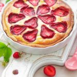 Как приготовить клубничный бисквит
